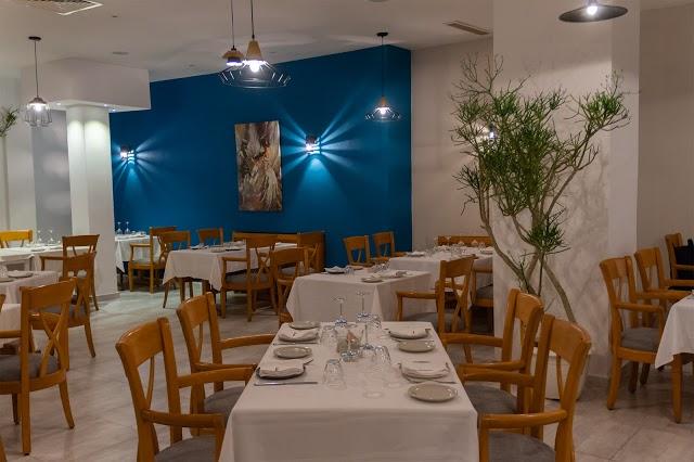 La Bouillabaisse Restaurant & Lounge